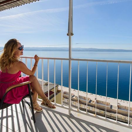 Sunny Apartment Omis Bagian luar foto