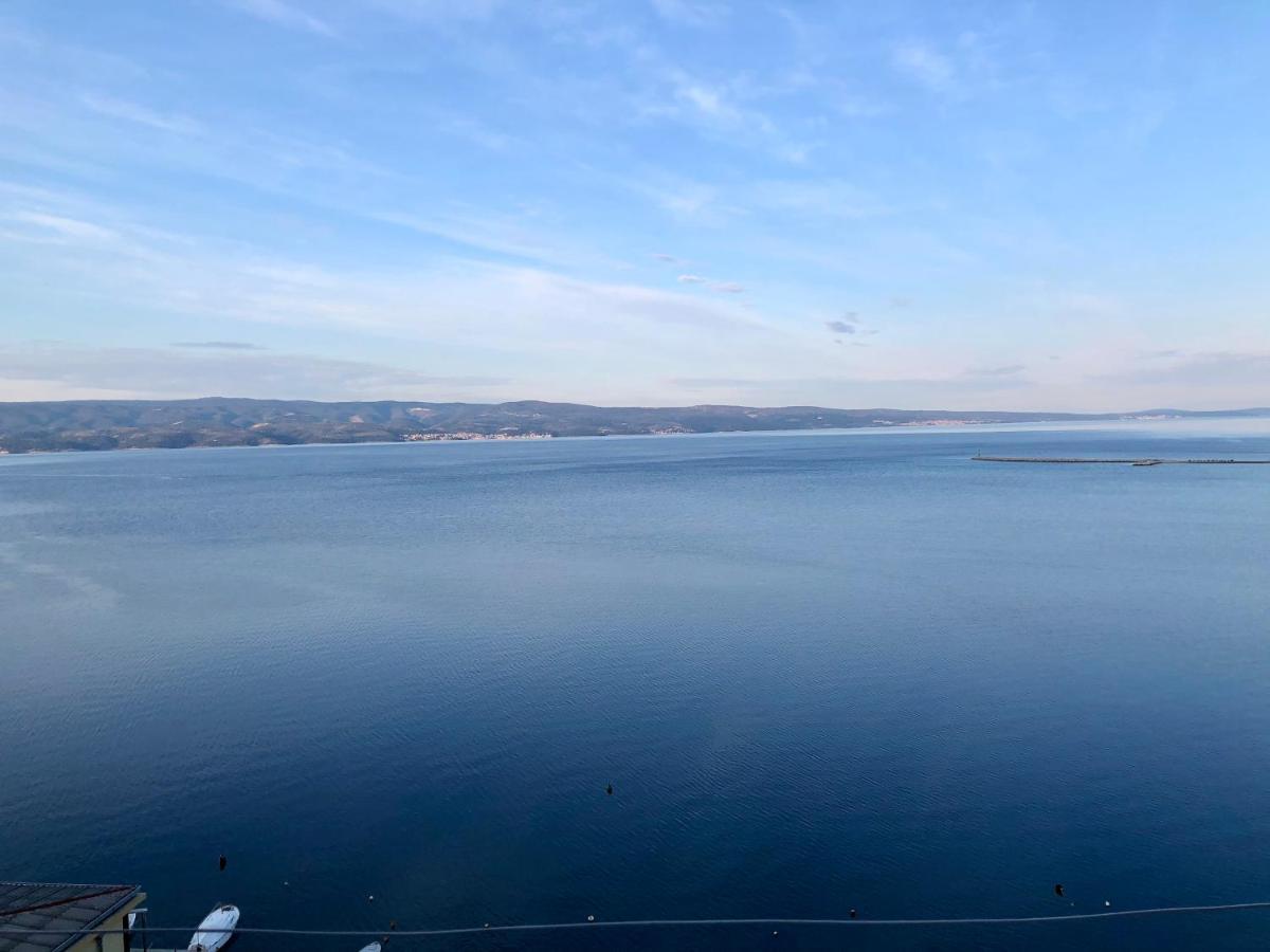 Sunny Apartment Omis Bagian luar foto