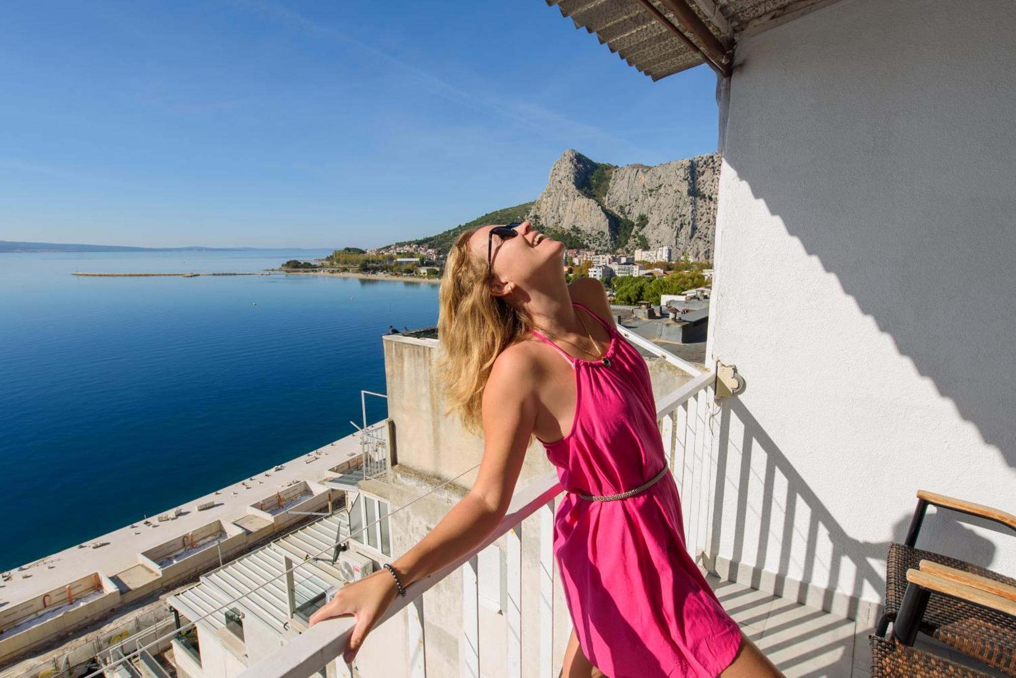 Sunny Apartment Omis Bagian luar foto