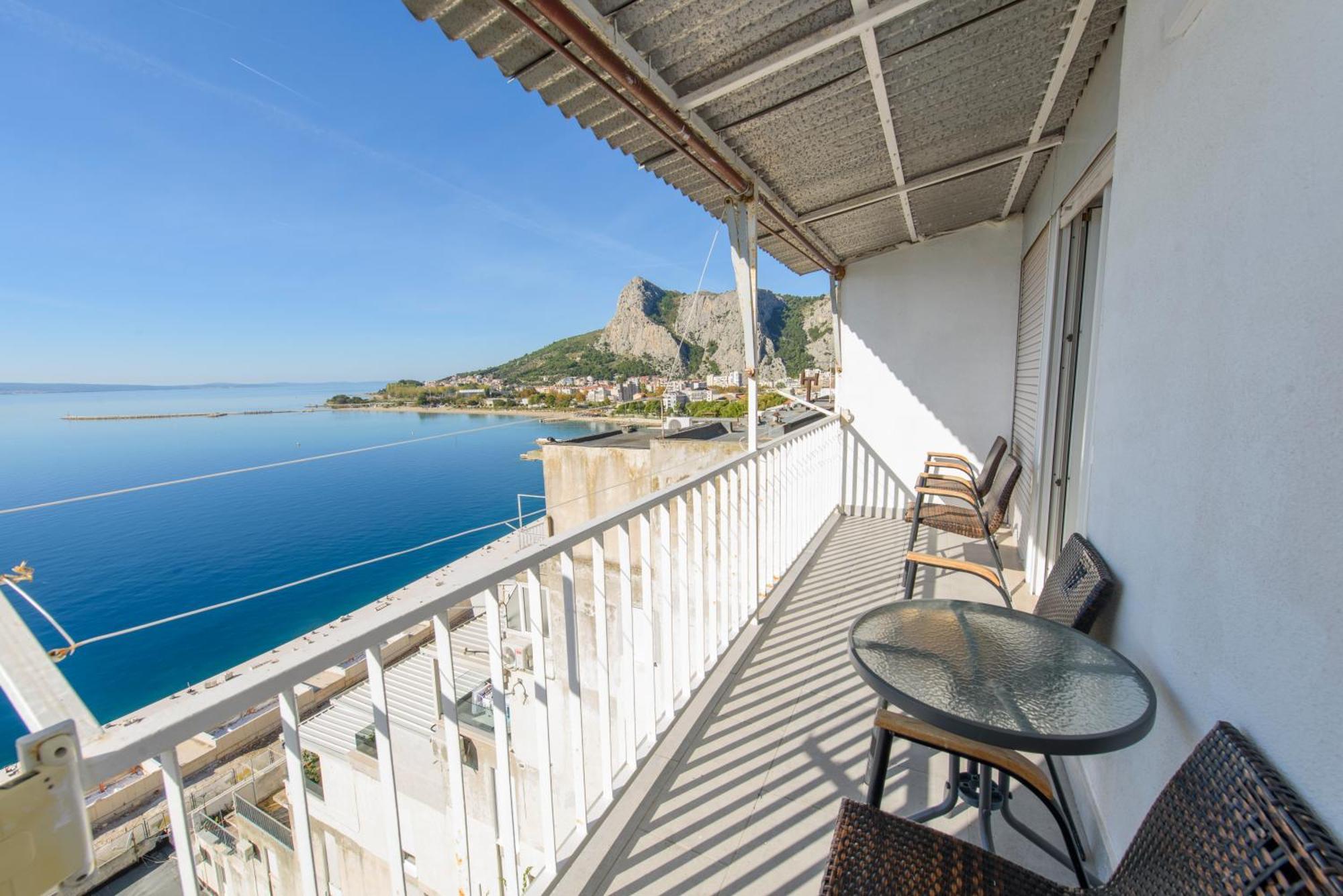 Sunny Apartment Omis Bagian luar foto